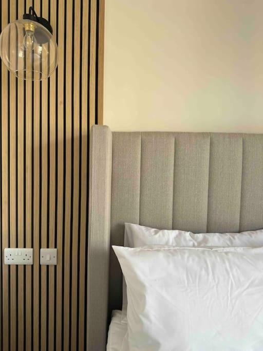 Haus Of Sulis, City Centre Apartment With Lift Access 바스 외부 사진