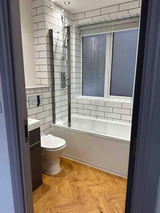 Haus Of Sulis, City Centre Apartment With Lift Access 바스 외부 사진