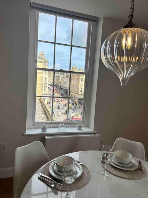 Haus Of Sulis, City Centre Apartment With Lift Access 바스 외부 사진